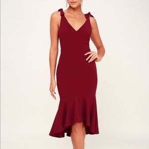 Lulu’s Bodycon Midi Dress Burgundy